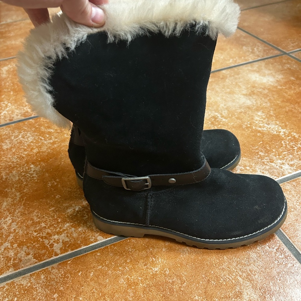 Ugg Nessa Black Suede Boots with Fur Trim Kid’s Sz 4/ Women’s Sz 6